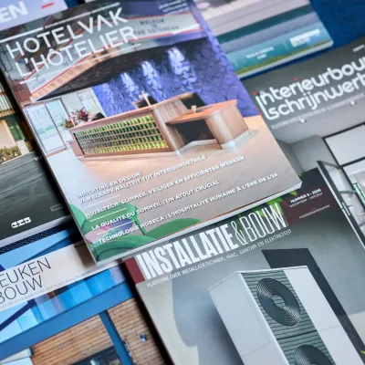 Covers van Louwers Mediagroep, met eindredactie door Bliksem Schrijfbureau